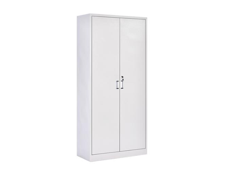 Marine Wardrobe: Specialized Storage for Maritime Environments